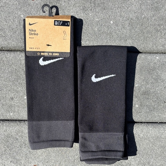 NWT Nike Strike Dri-Fit Black Soccer Sleeve Sock, Size Kids 3Y-5Y, W 4-10, M 6-8 - Picture 1 of 17